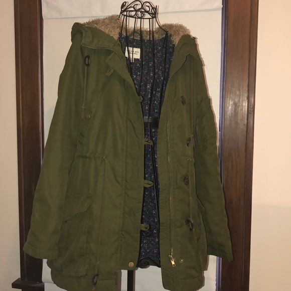 Forever 21 Jackets & Blazers - Green Lightweight Jacket ❄️WINTER SALE ITEM❄️